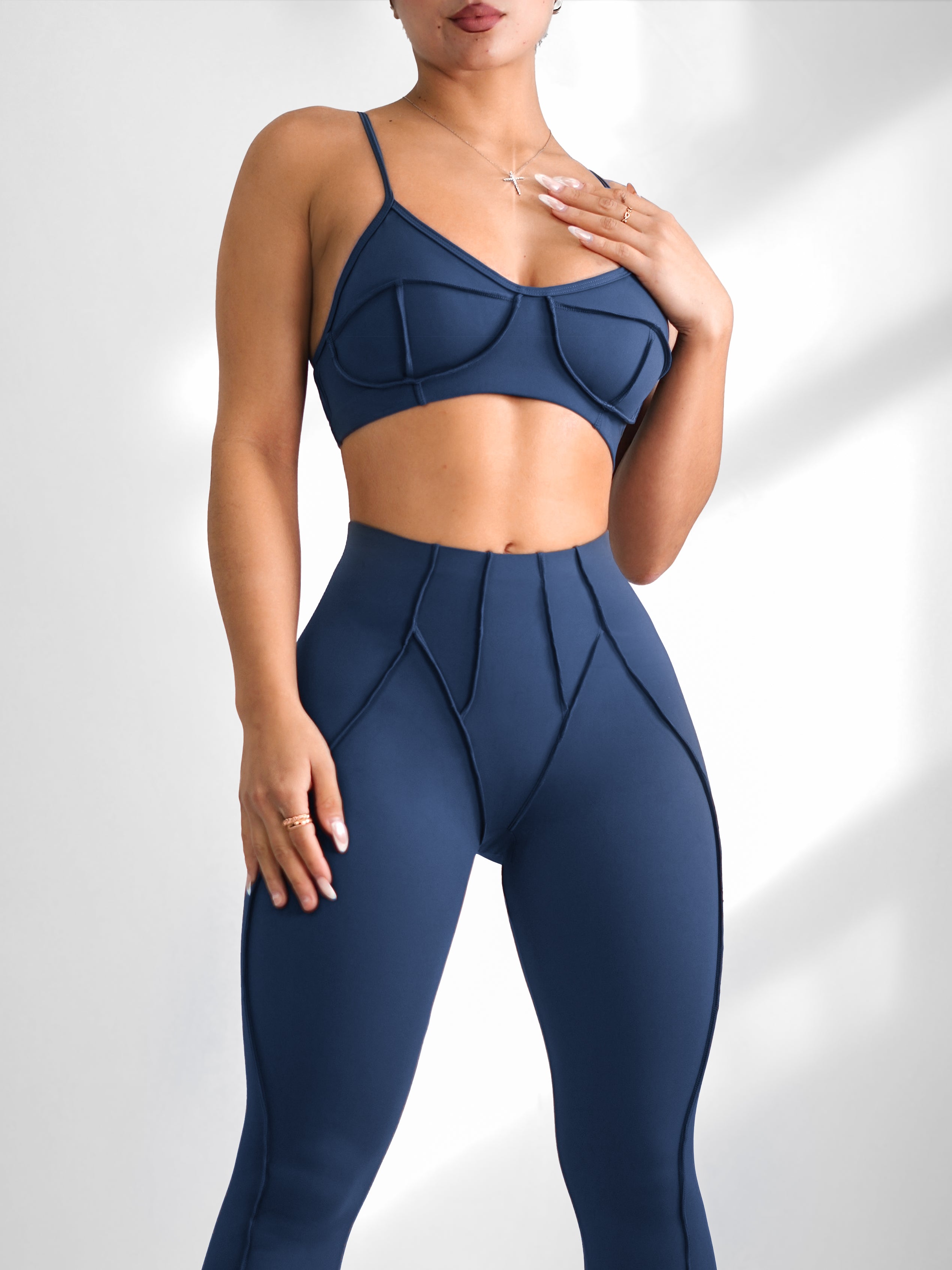 Seam Sculpt Sports Bra (Navy Blue)