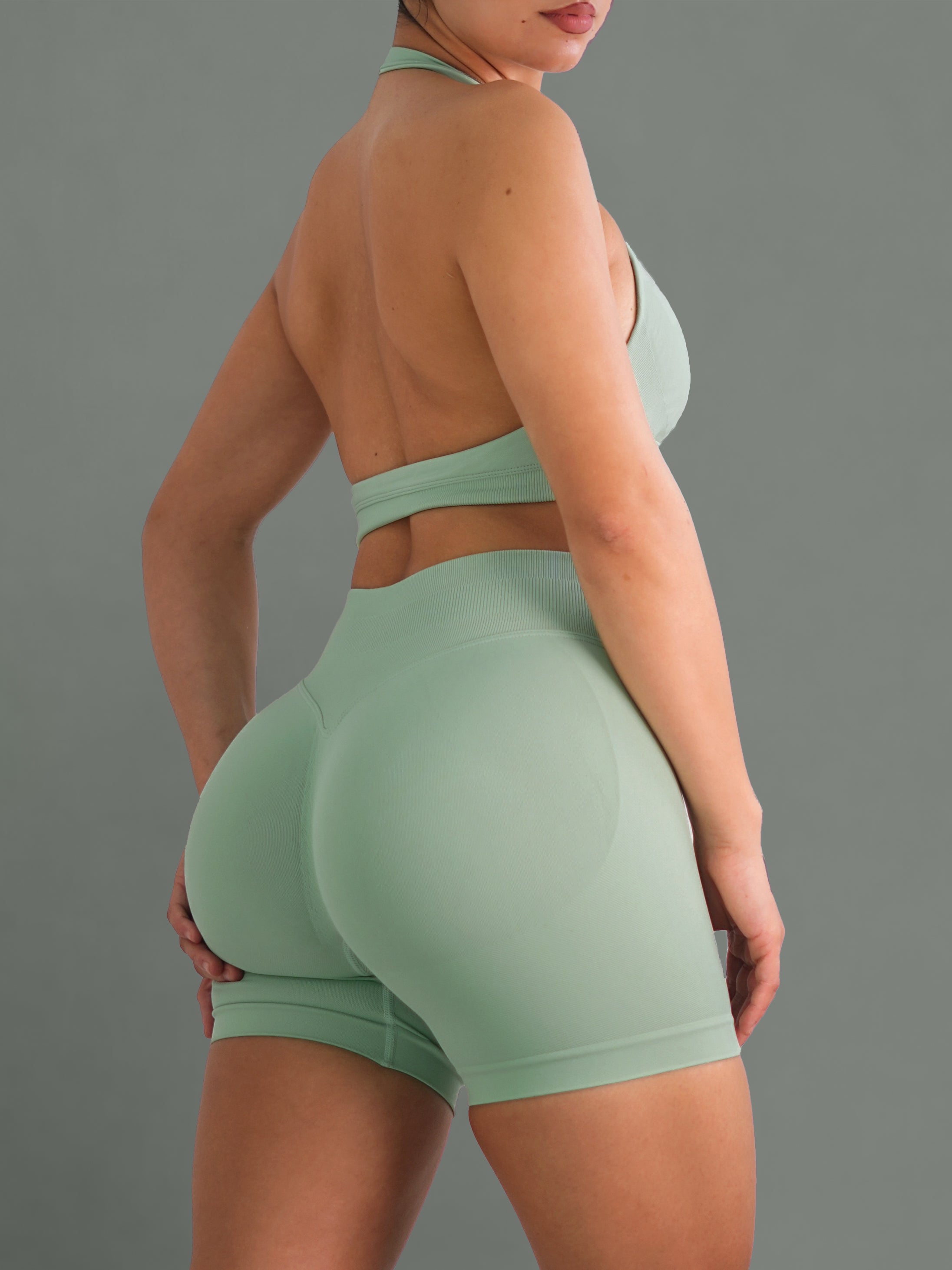 Seamless Halter Sports Bra (Vintage Mint)