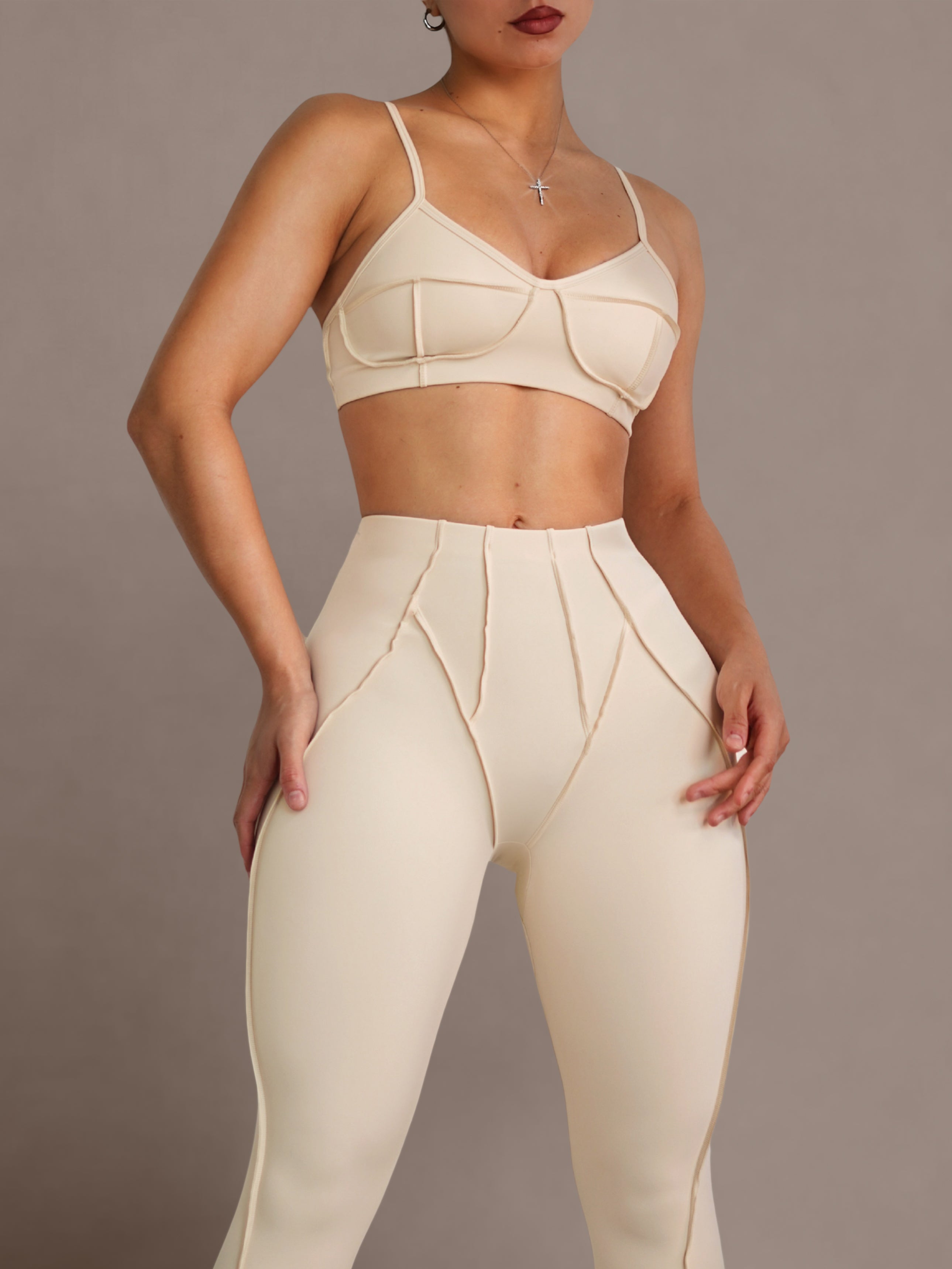 Seam Sculpt Sports Bra (Buttercream)