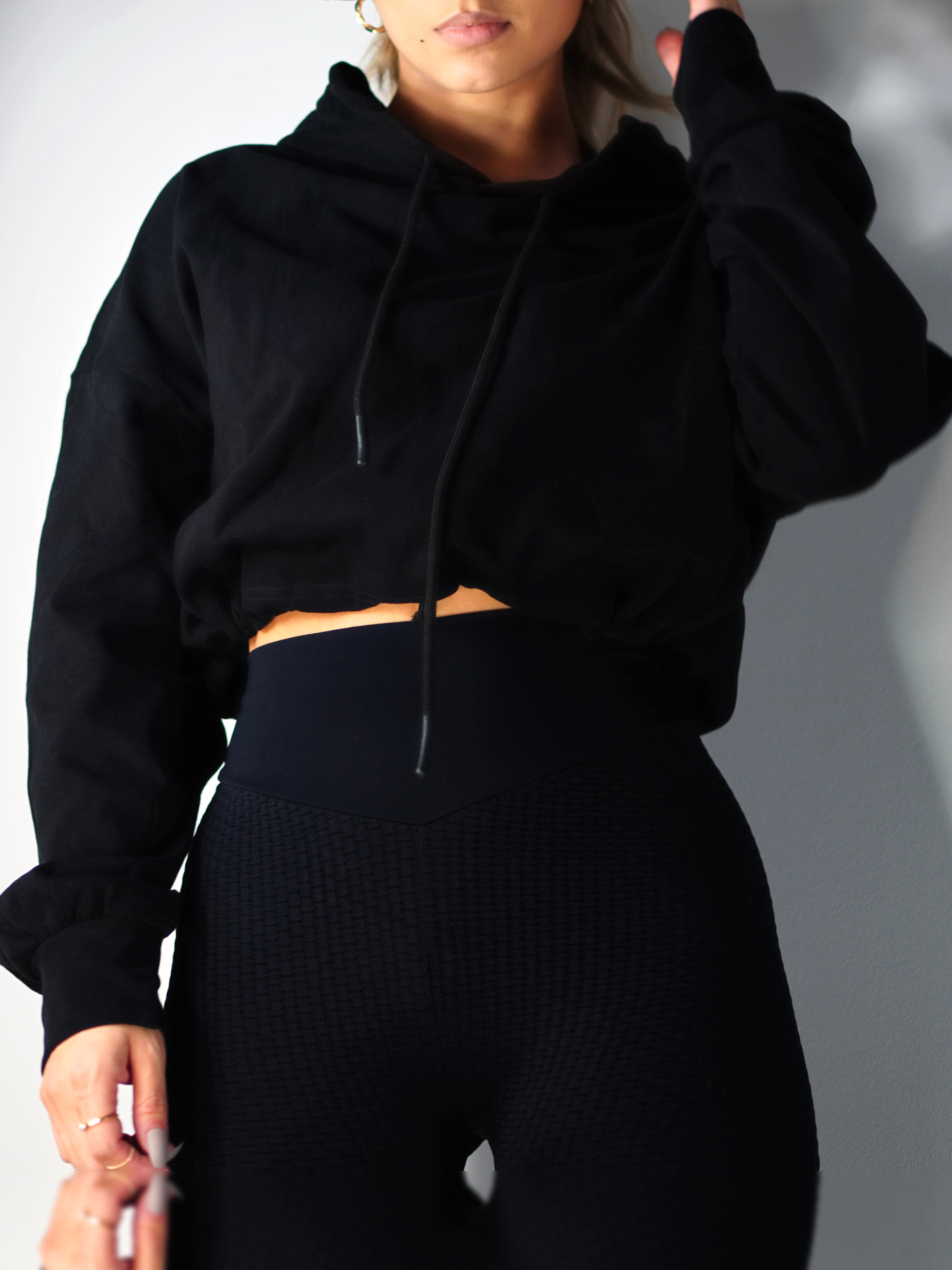 Oversized Cropped Hoodie (Black)