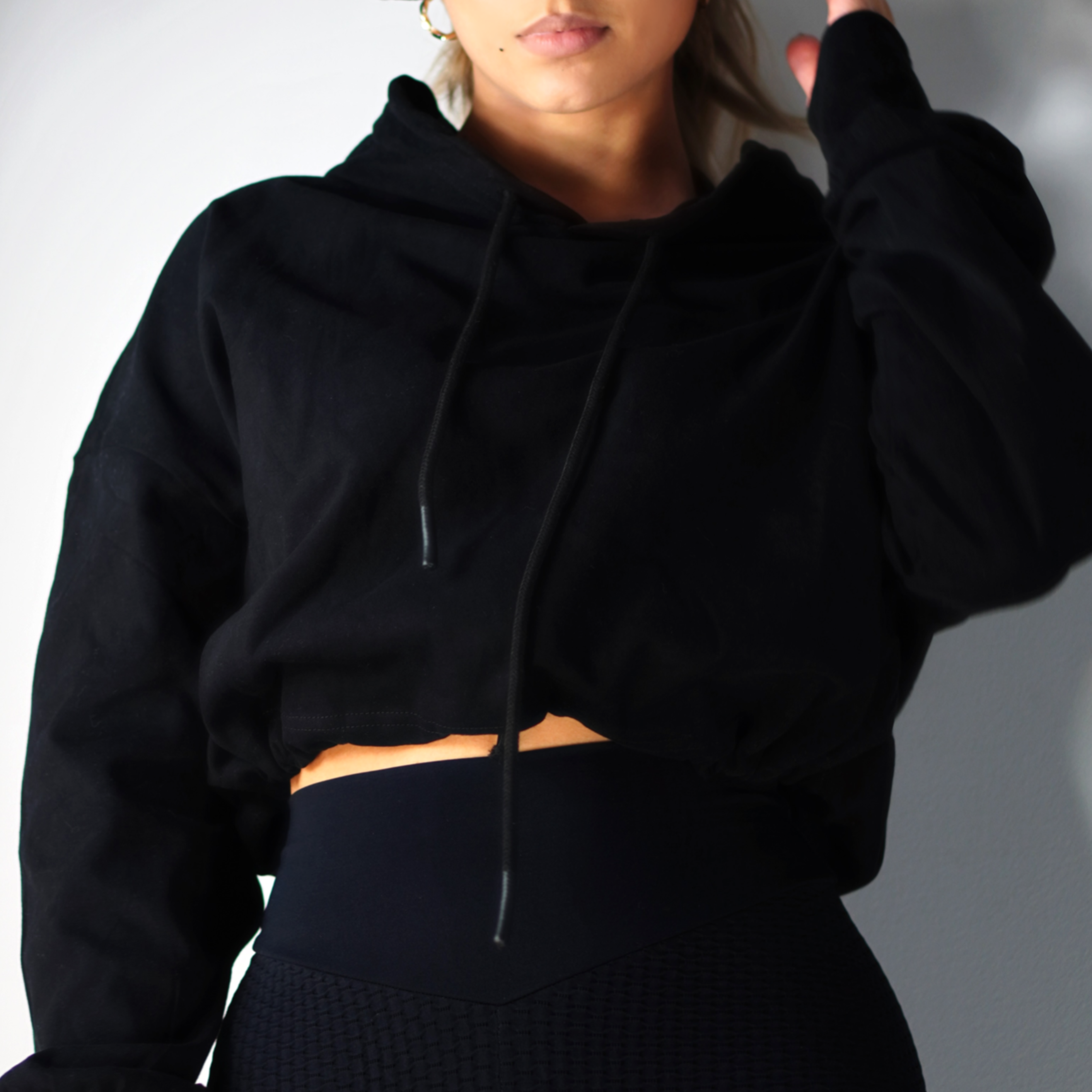 Oversized Cropped Hoodie (Black)