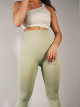 Load image into Gallery viewer, Zing Scrunch Leggings (Sage)