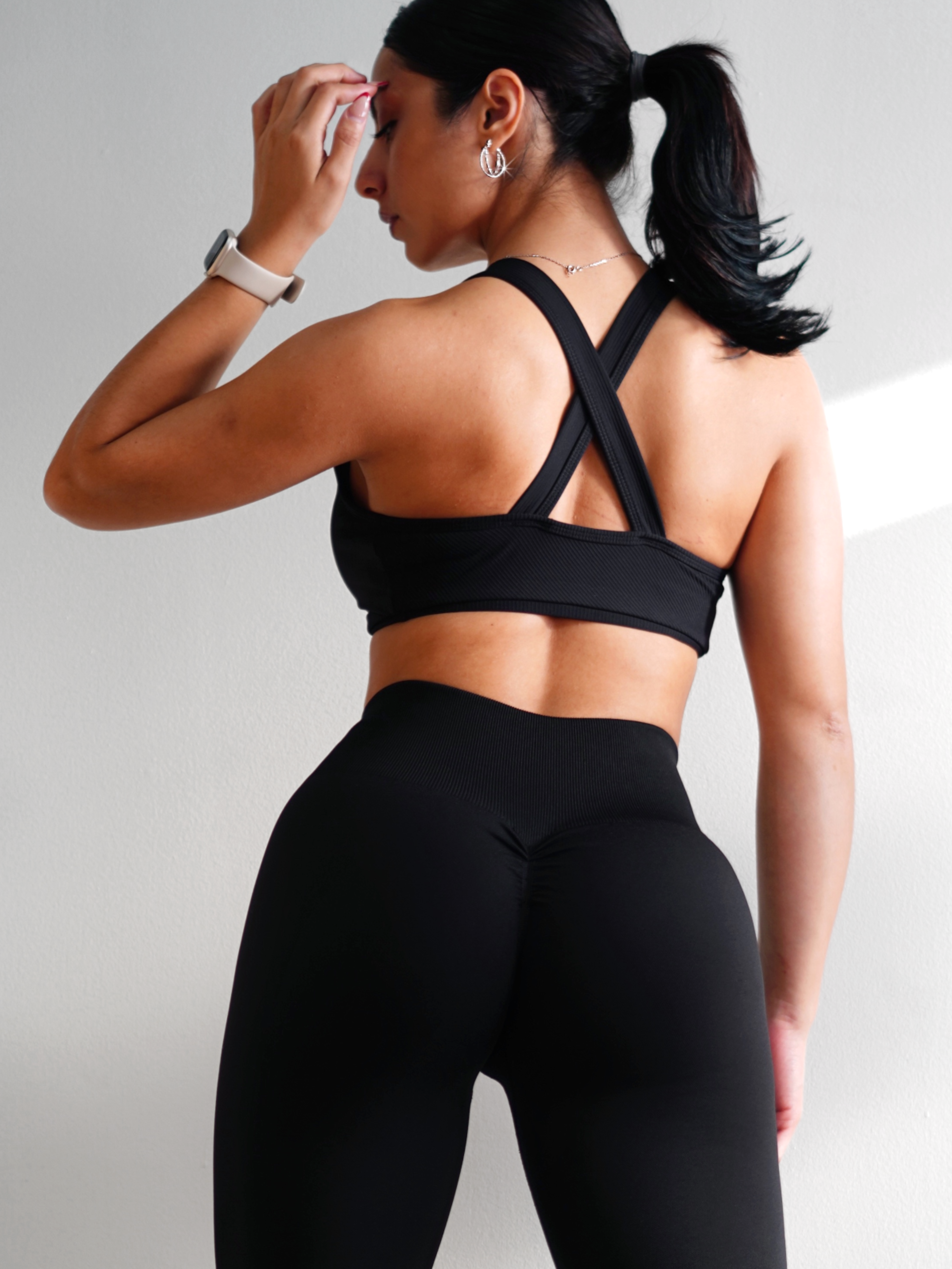 Ribbed Twist Sports Bra (Black)