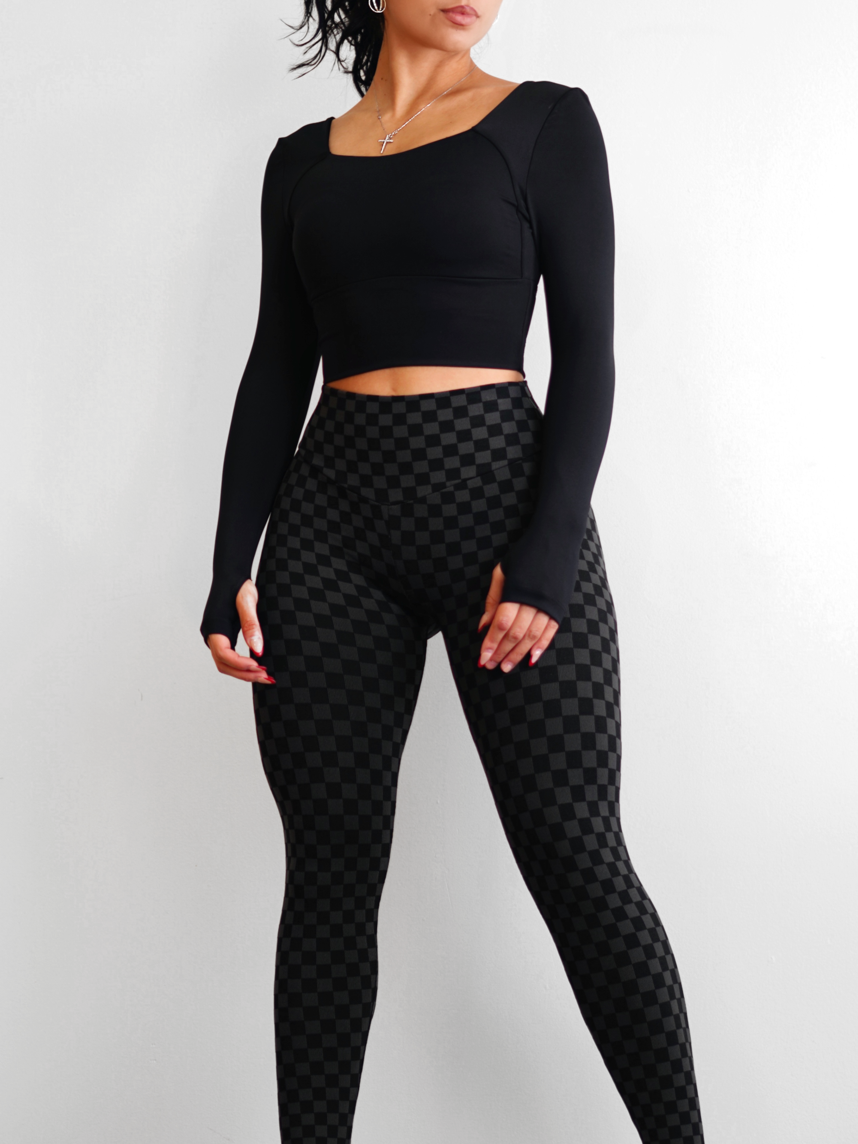 Daisy Long Sleeve Sports Top (Black)