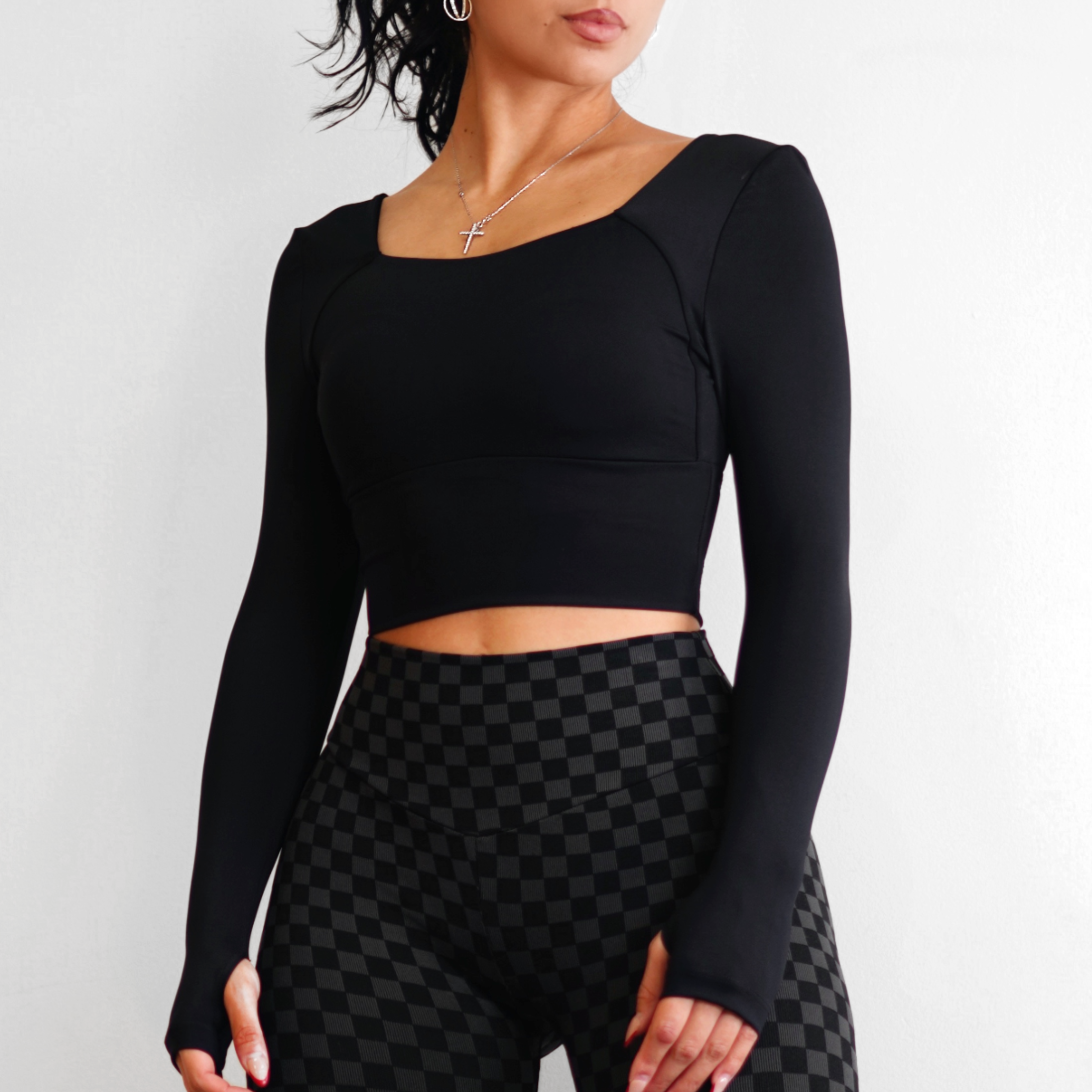 Daisy Long Sleeve Sports Top (Black)