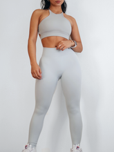 Load image into Gallery viewer, Plump Bottoms Scrunch Leggings (Light Gray)