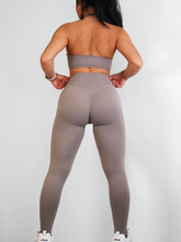 Load image into Gallery viewer, Athletic V Seamless Leggings (Sweet Taupe)