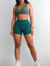 Load image into Gallery viewer, Booty Pocket Scrunch Shorts (Emerald)