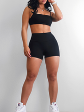 Load image into Gallery viewer, Booty Pocket Scrunch Shorts (Black)
