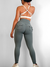 Load image into Gallery viewer, Booty Pocket Scrunch Leggings (Gray)