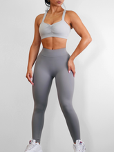 Load image into Gallery viewer, V Back Scrunch Leggings (Moody Gray)