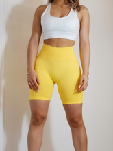 Load image into Gallery viewer, Summer Scrunch Shorts (Yellow)