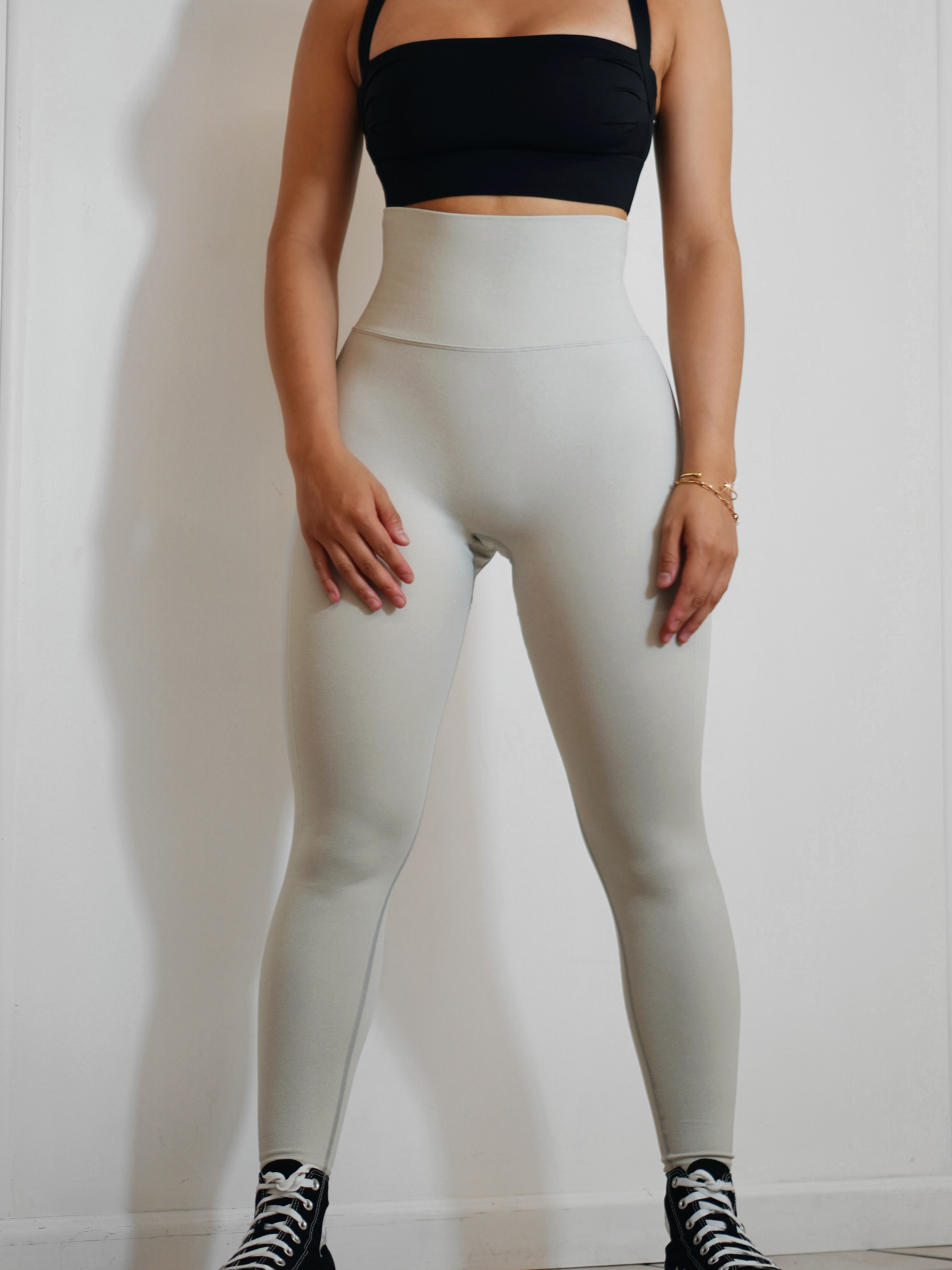 High Waisted Summer Scrunch Leggings (White Silver) – Fitness Fashioness