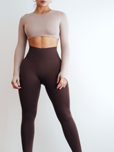 Load image into Gallery viewer, Figure Scrunch Leggings 2.0 (Cocoa Brown)