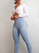 Load image into Gallery viewer, Booty Pocket Scrunch Leggings (Arctic Blue)