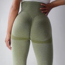 Load image into Gallery viewer, Contour Scrunch Leggings (Olive)