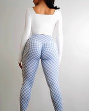 Load image into Gallery viewer, Diamond Scrunch Leggings (Sapphire &amp; White)