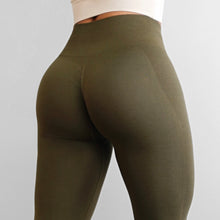 Load image into Gallery viewer, Hip Contour Seamless Scrunch Leggings (Wild Green)