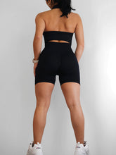 Load image into Gallery viewer, Sculpt Scrunch Shorts (Black)